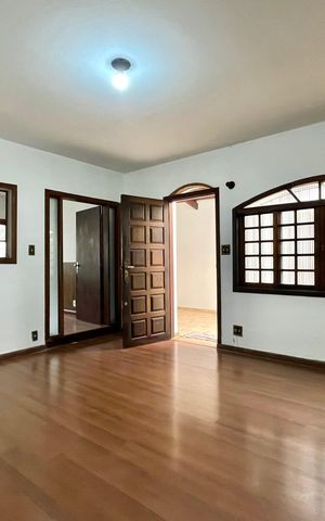 Casa para alugar com 209m², 3 quartos e 3 vagas Casa para alugar com 209m², 3 quartos e 3 vagasSala