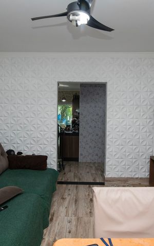Casa à venda com 180m², 3 quartos e 2 vagas Casa à venda com 180m², 3 quartos e 2 vagasSala