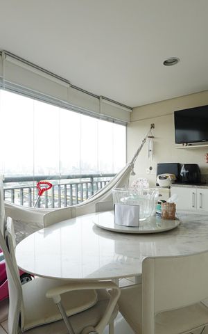 Apartamento para alugar com 109m², 3 quartos e 2 vagasVaranda