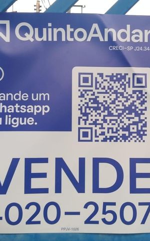 Casa à venda com 180m², 3 quartos e 2 vagas Casa à venda com 180m², 3 quartos e 2 vagasFachada