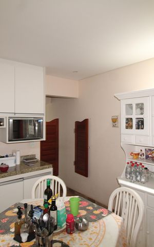 Casa à venda com 180m², 3 quartos e 2 vagasCozinha