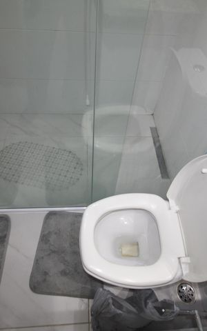 Casa à venda com 180m², 3 quartos e 2 vagasBanheiro