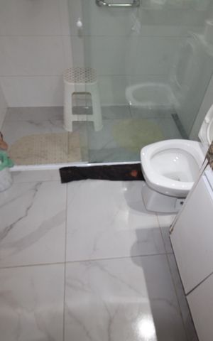 Casa à venda com 180m², 3 quartos e 2 vagasBanheiro 2