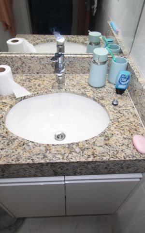 Casa à venda com 180m², 3 quartos e 2 vagasBanheiro