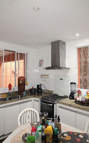 Casa à venda com 180m², 3 quartos e 2 vagasCozinha