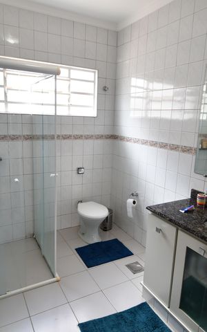 Casa para alugar com 143m², 3 quartos e 2 vagasBanheiro Social