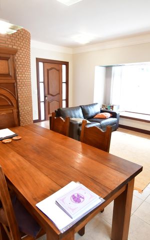 Casa para alugar com 143m², 3 quartos e 2 vagasSala