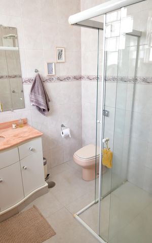 Casa para alugar com 143m², 3 quartos e 2 vagasBanheiro Suíte