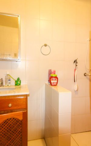 Casa à venda com 98m², 3 quartos e 6 vagas Casa à venda com 98m², 3 quartos e 6 vagasBanheiro Social