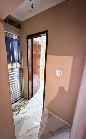 Casa à venda com 120m², 3 quartos e 1 vaga Casa à venda com 120m², 3 quartos e 1 vagaCorredor