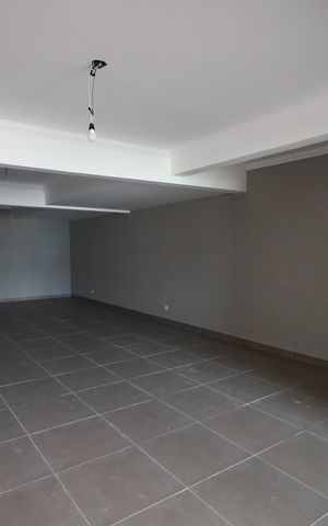 Casa para alugar com 260m², 3 quartos e 4 vagasSalão