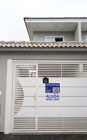 Casa para alugar com 260m², 3 quartos e 4 vagasFachada