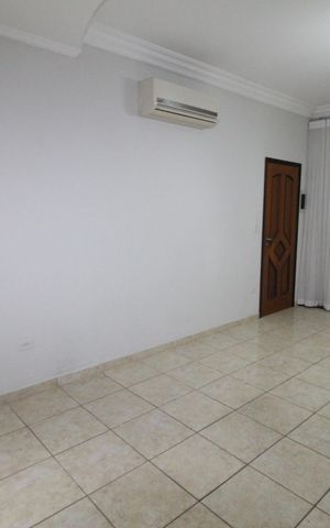 Casa para alugar com 142m², 3 quartos e 2 vagasSala