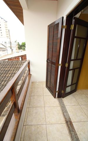 Casa para alugar com 142m², 3 quartos e 2 vagasSuíte 2