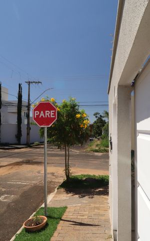 Casa para alugar com 145m², 3 quartos e 2 vagasPlaquinha