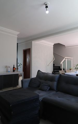 Casa para alugar com 145m², 3 quartos e 2 vagasSala