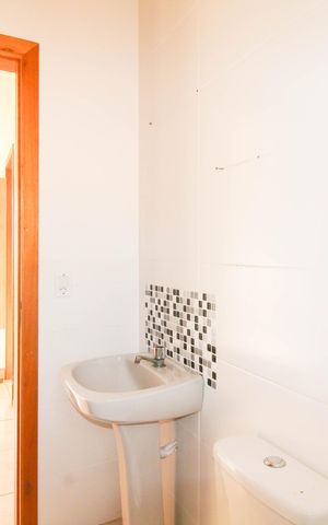 Casa de condomínio para alugar com 54m², 2 quartos e 1 vaga Casa de condomínio para alugar com 54m², 2 quartos e 1 vagaBanheiro