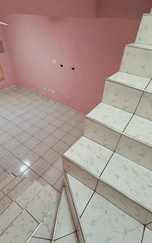 Casa para alugar com 125m², 3 quartos e 2 vagas Casa para alugar com 125m², 3 quartos e 2 vagasEscada interna