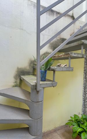 Casa para alugar com 125m², 3 quartos e 2 vagas Casa para alugar com 125m², 3 quartos e 2 vagasEscada externa