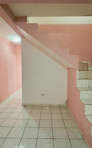 Casa para alugar com 125m², 3 quartos e 2 vagas Casa para alugar com 125m², 3 quartos e 2 vagasSala