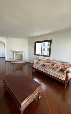 Apartamento à venda com 206m², 4 quartos e 3 vagas