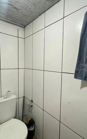Casa à venda com 80m², 3 quartos e 2 vagas Casa à venda com 80m², 3 quartos e 2 vagasBanheiro 1