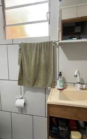 Casa à venda com 80m², 3 quartos e 2 vagas Casa à venda com 80m², 3 quartos e 2 vagasBanheiro 2