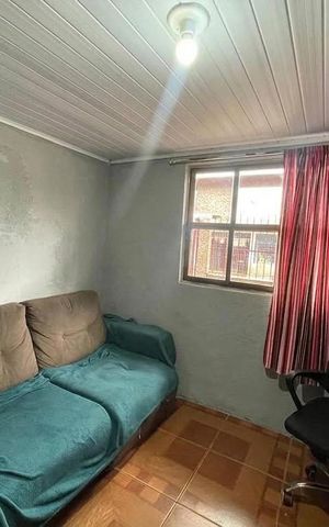 Casa à venda com 80m², 3 quartos e 2 vagas Casa à venda com 80m², 3 quartos e 2 vagasSala