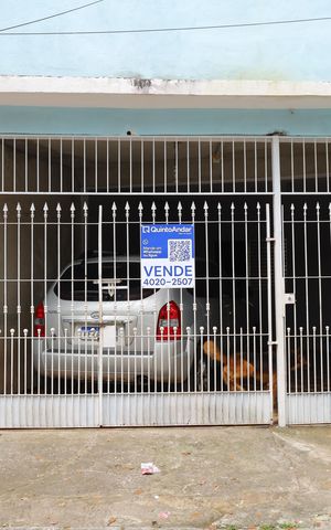 Casa à venda com 200m², 2 quartos e 2 vagasPlaca GRANDE instalada no portão do imóvel, dia 18.09.2026 - Código da placa: MMGQ-1276