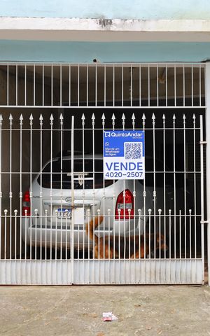 Casa à venda com 200m², 2 quartos e 2 vagasPlaca GRANDE instalada no portão do imóvel, dia 18.09.2026 - Código da placa: MMGQ-1276
