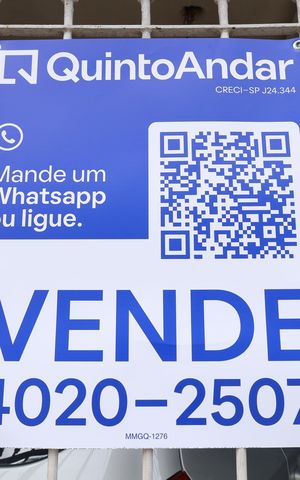 Casa à venda com 200m², 2 quartos e 2 vagasPlaca GRANDE instalada no portão do imóvel, dia 18.09.2026 - Código da placa: MMGQ-1276
