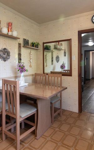 Casa à venda com 197m², 3 quartos e 1 vaga Casa à venda com 197m², 3 quartos e 1 vagaCozinha e Área de Serviço