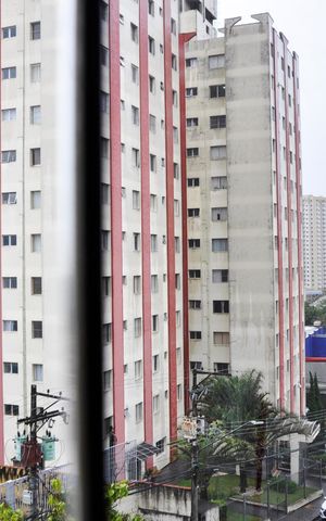 Apartamento para alugar com 56m², 2 quartos e sem vaga Apartamento para alugar com 56m², 2 quartos e sem vagaDetalhe - Vista da Varanda e Área de Serviço da Sala