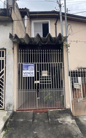 Casa à venda com 70m², 2 quartos e 1 vaga Casa à venda com 70m², 2 quartos e 1 vagaFachada