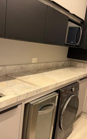Apartamento para alugar com 67m², 2 quartos e 2 vagas Apartamento para alugar com 67m², 2 quartos e 2 vagasCozinha - Armários