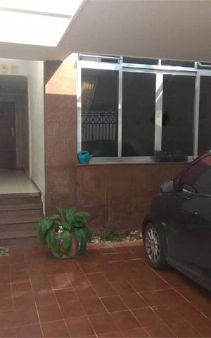 Casa à venda com 196m², 3 quartos e 2 vagas