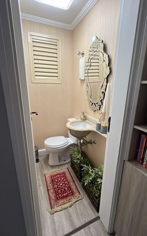 Apartamento à venda com 94m², 2 quartos e 2 vagas Apartamento à venda com 94m², 2 quartos e 2 vagasBanheiro