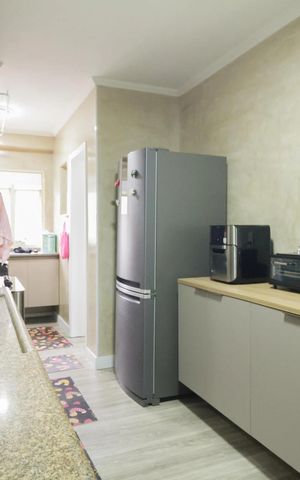 Apartamento à venda com 94m², 2 quartos e 2 vagas Apartamento à venda com 94m², 2 quartos e 2 vagasCozinha