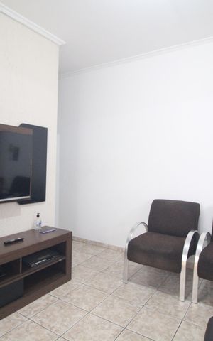 Casa à venda com 70m², 2 quartos e 2 vagasSala