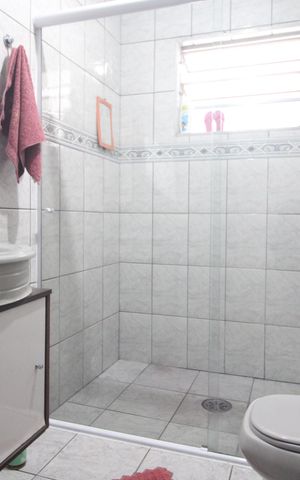 Casa à venda com 70m², 2 quartos e 2 vagasBanheiro