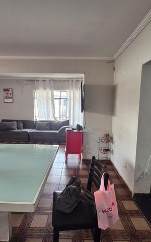 Casa para alugar com 242m², 5 quartos e 4 vagas