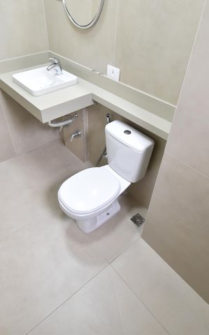 Apartamento à venda com 73m², 2 quartos e 2 vagasBanheiro da Suíte