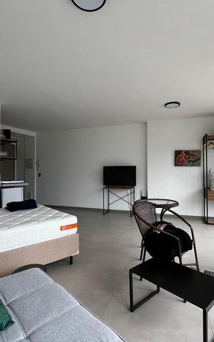 Studio à venda com 40m², 1 quarto e 1 vaga Studio à venda com 40m², 1 quarto e 1 vagaSala / Quarto