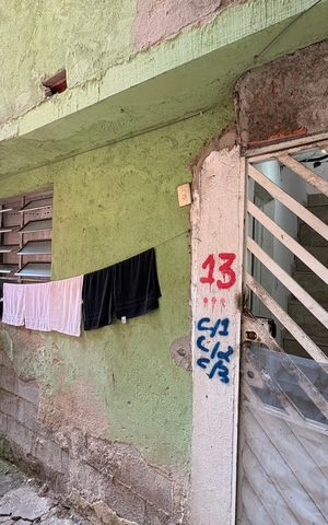 Casa à venda com 40m², 1 quarto e sem vaga Casa à venda com 40m², 1 quarto e sem vagaFachada