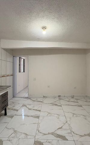 Casa à venda com 40m², 1 quarto e sem vaga Casa à venda com 40m², 1 quarto e sem vagaSala/cozinha