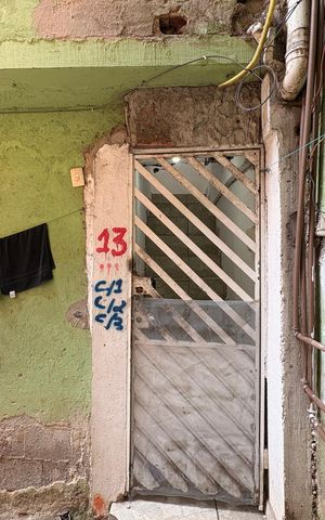 Casa à venda com 40m², 1 quarto e sem vaga Casa à venda com 40m², 1 quarto e sem vagaFachada
