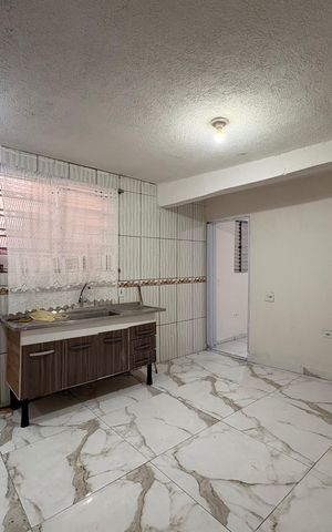 Casa à venda com 40m², 1 quarto e sem vaga Casa à venda com 40m², 1 quarto e sem vagaSala/cozinha