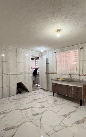 Casa à venda com 40m², 1 quarto e sem vaga Casa à venda com 40m², 1 quarto e sem vagaSala/cozinha
