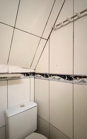 Casa à venda com 40m², 1 quarto e sem vaga Casa à venda com 40m², 1 quarto e sem vagaBanheiro