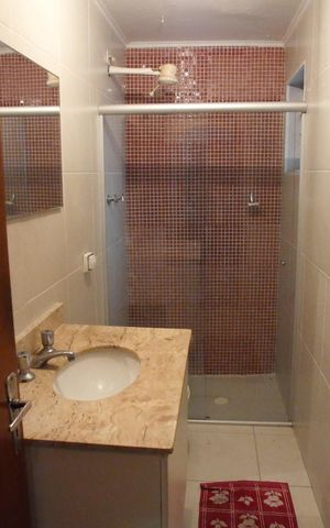 Casa para alugar com 190m², 3 quartos e 3 vagasBanheiro